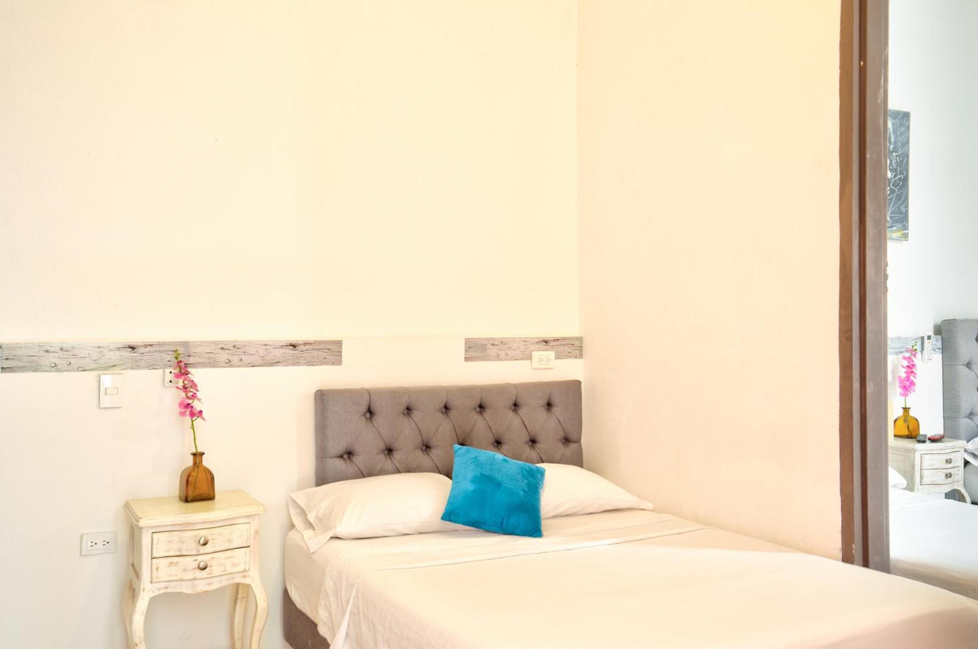Casa Blanca San Antonio Hostal Boutique Cali Exterior photo